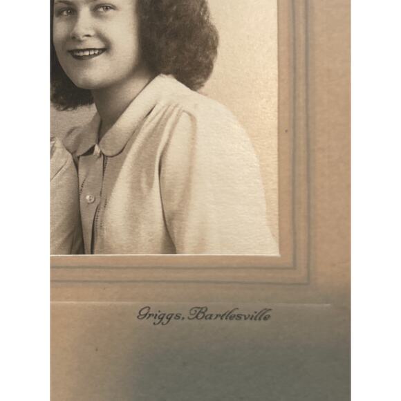 Lot of 12 Vintage Photographs Various Photogrophy Studios Most 4" x 6" - Picture 2 of 8